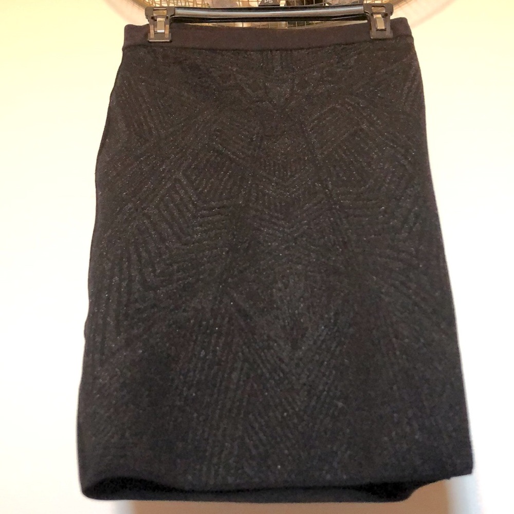 Black w/ silver glitter Aztec design pencil skirt - Picture 3 of 6